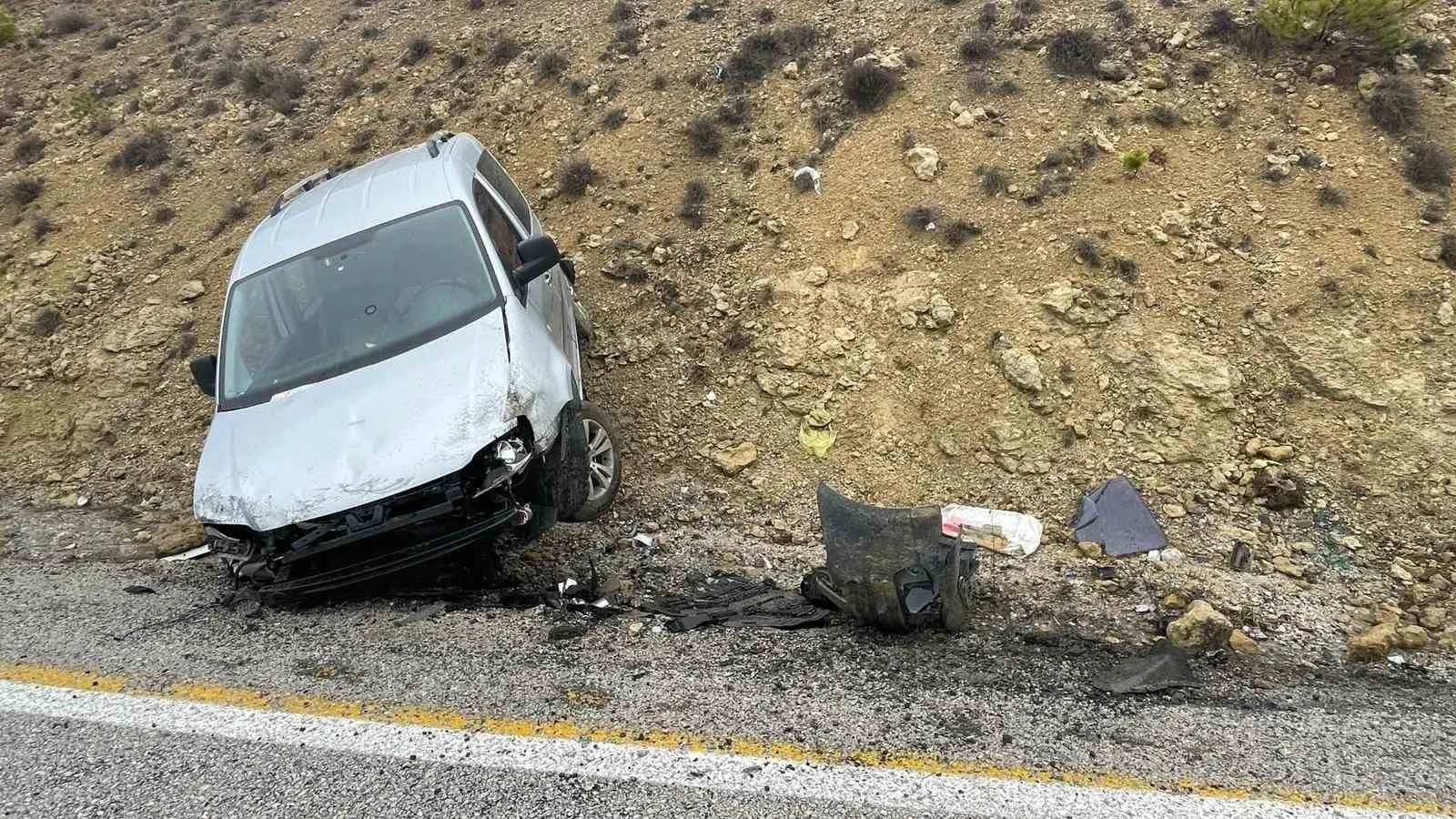 Karaman’da Yağmur Kazaya Neden Oldu: Araç Şarampole Uçtu, 1 Çocuk Yaralandı