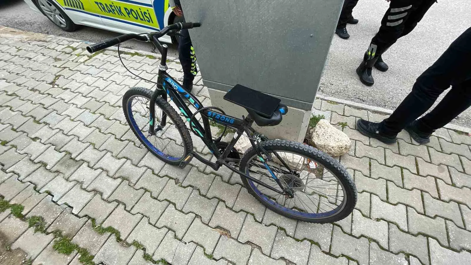 Karaman’da Bisikletten Düşen Çocuk Yaralandı: Kaza Anı Kamerada