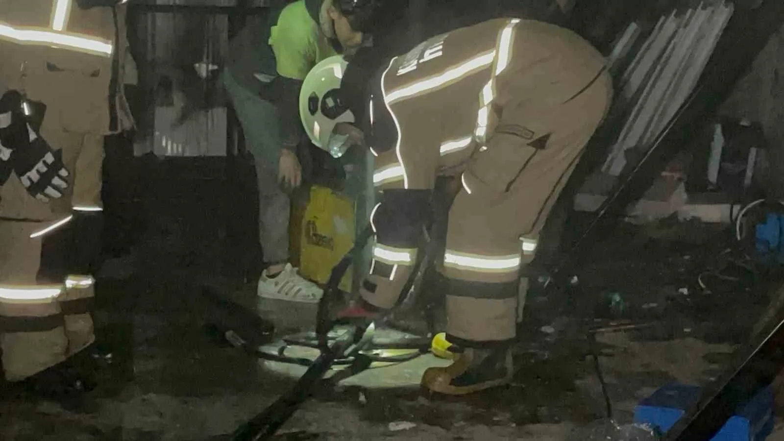 Karaman’da Sanayi Sitesinde Yangın: Kıvılcımlar Köpüğü Tutuşturdu