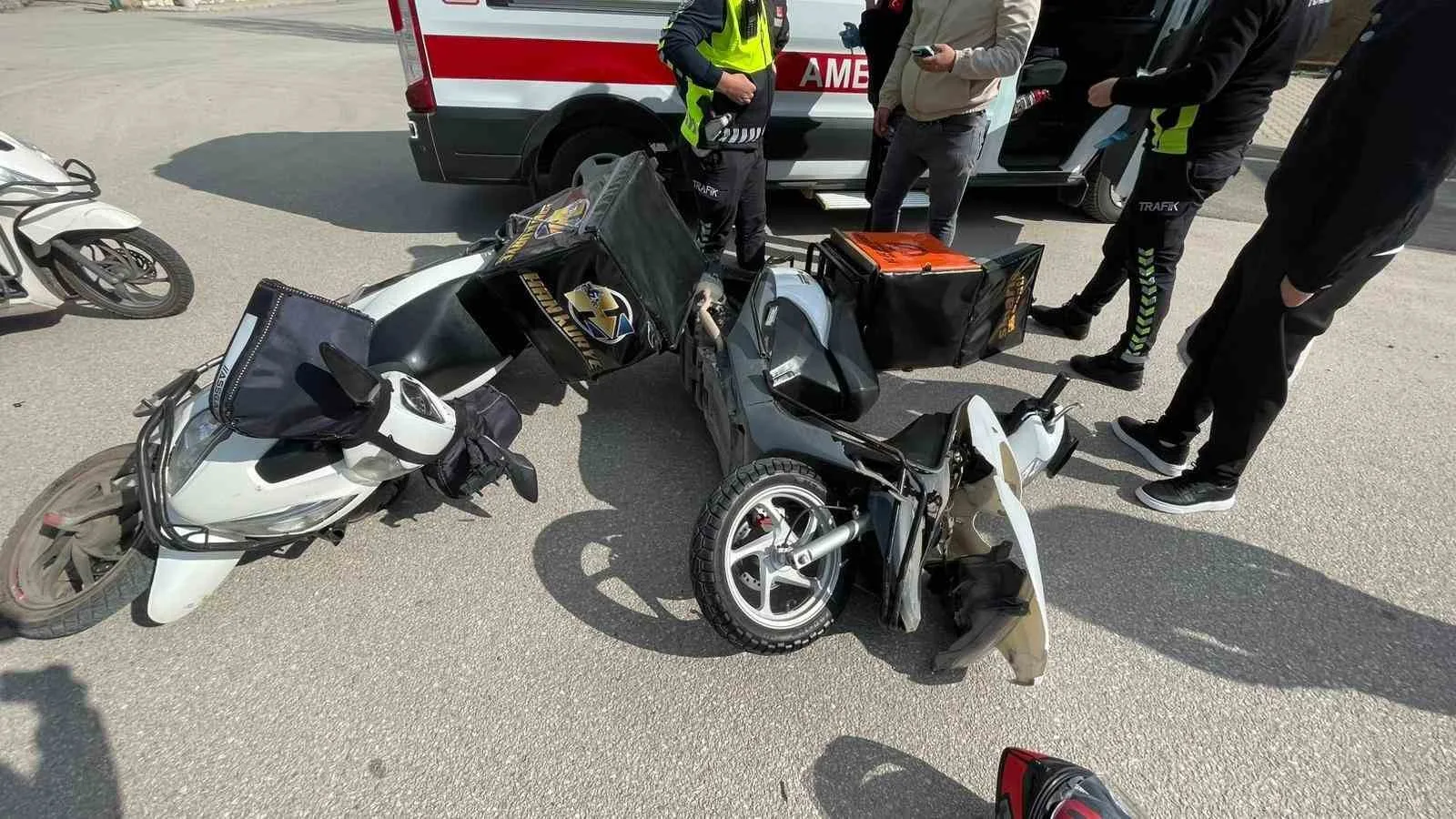 Karaman’da iki motokurye çarpıştı: 2 yaralı