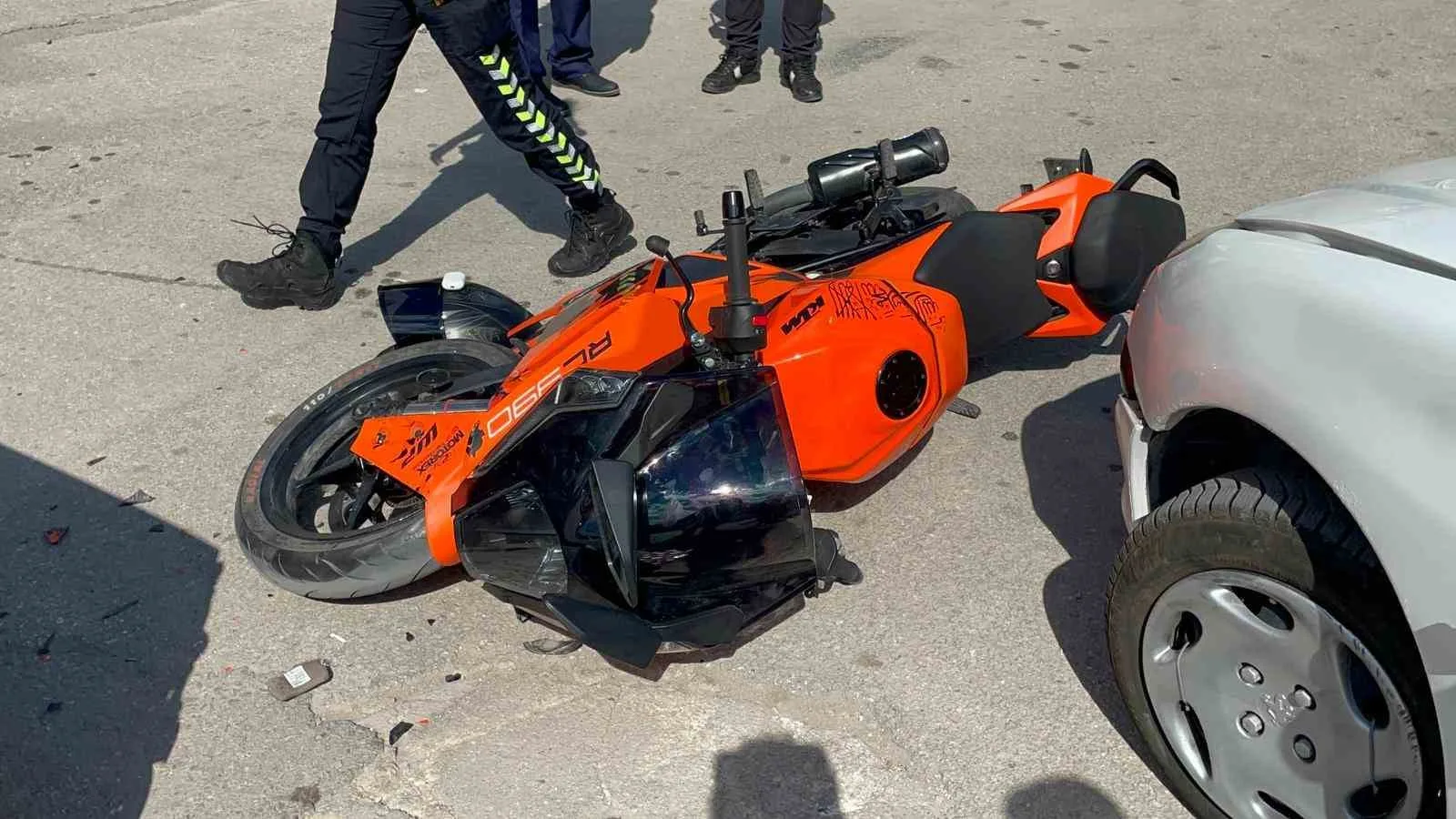 Karaman’da Otomobil ile Motosiklet Çarpıştı: 1 Yaralı