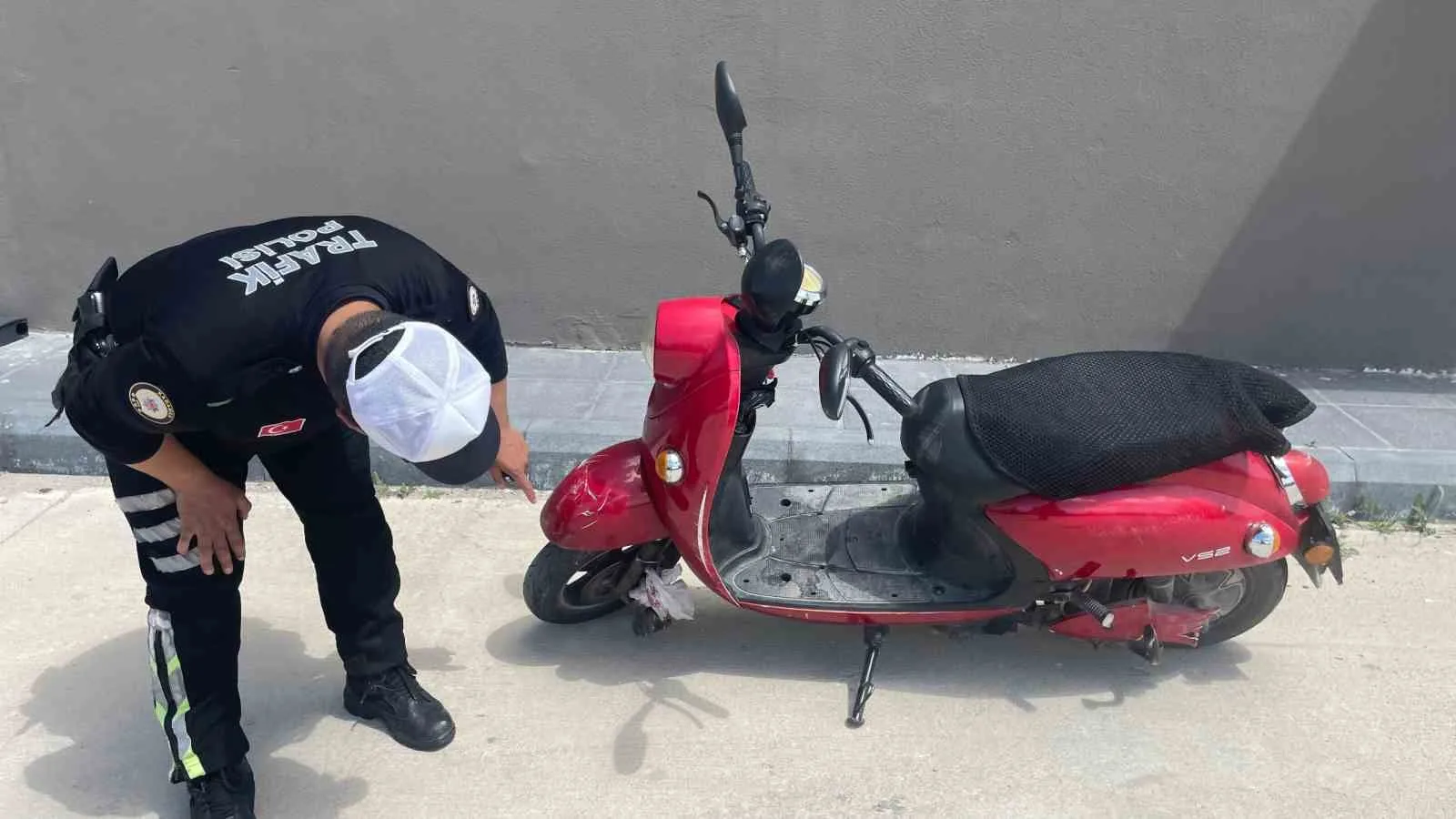 Karaman’da Elektrikli Bisiklet Devrildi: Sürücünün Durumu Ağır