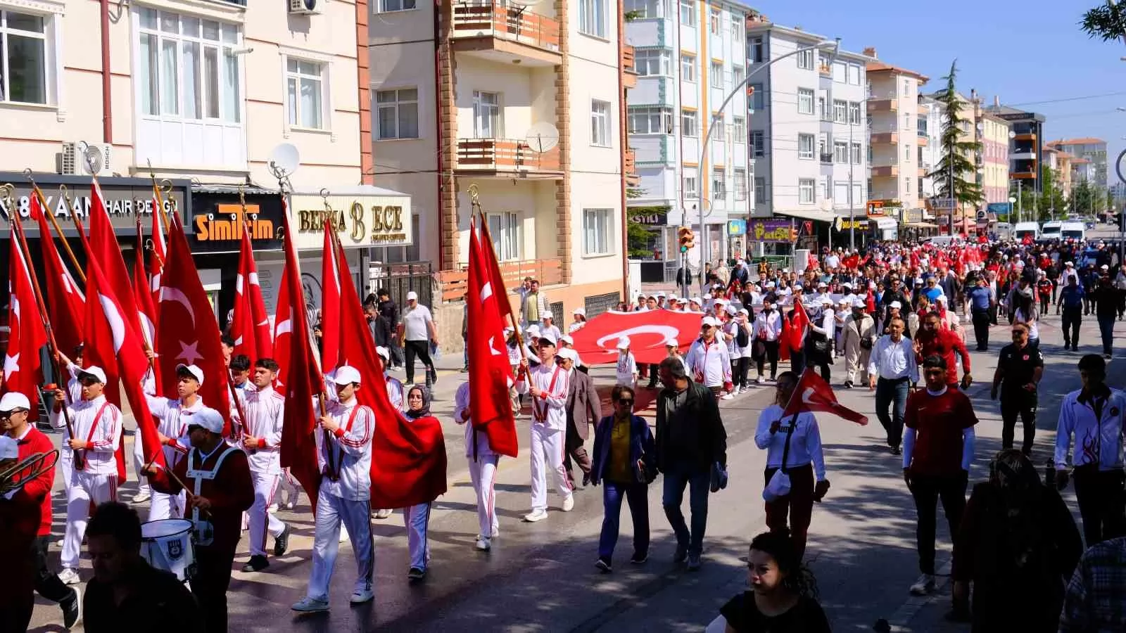 Karaman’da 19 Mayıs Atatürk’ü Anma, Gençlik ve Spor Bayramı Gururla Kutlandı
