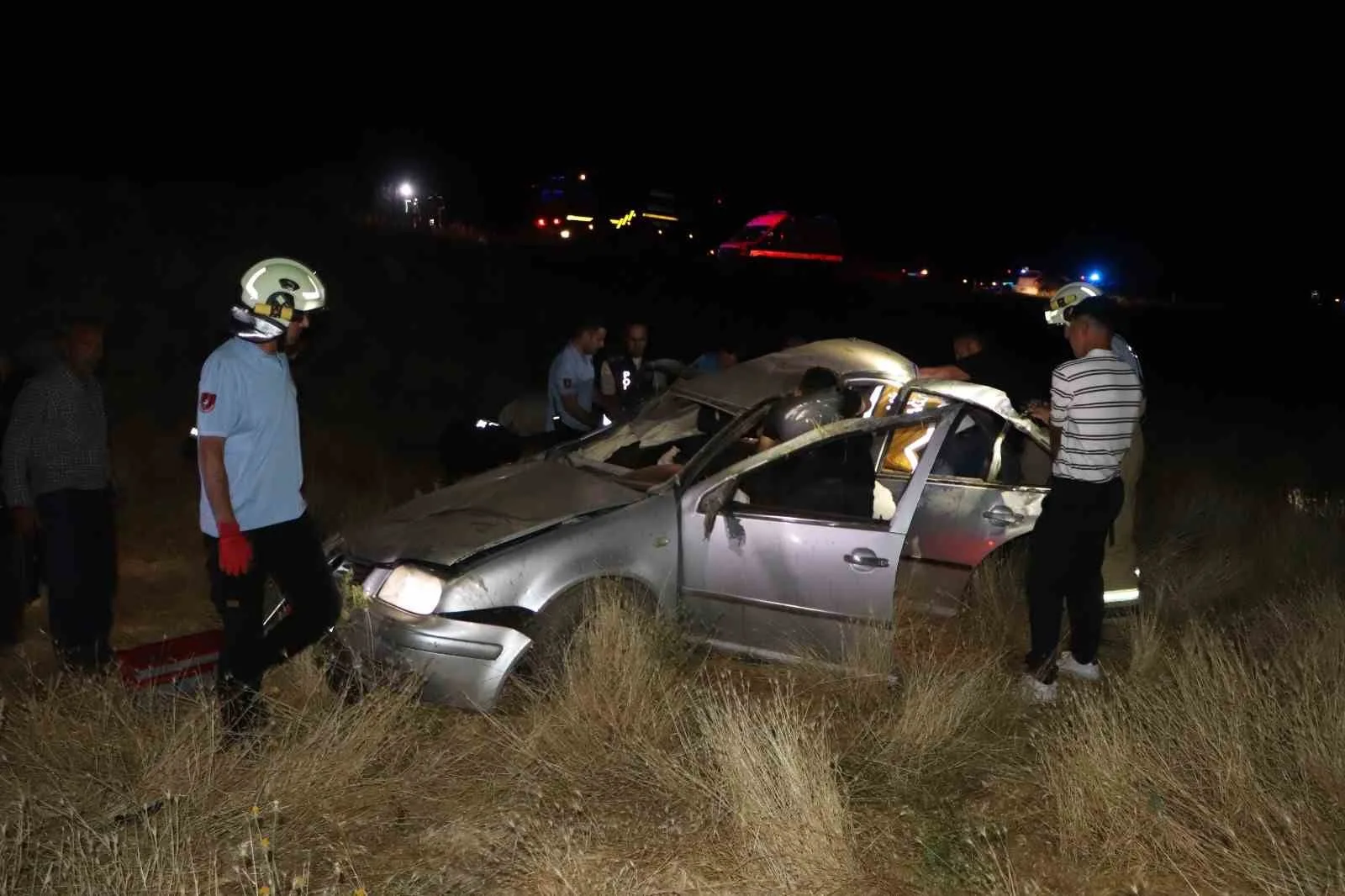 Karaman’da Korkunç Kaza: Yoldan Çıkan Otomobil Şarampole Takla Attı, 3 Yaralı!