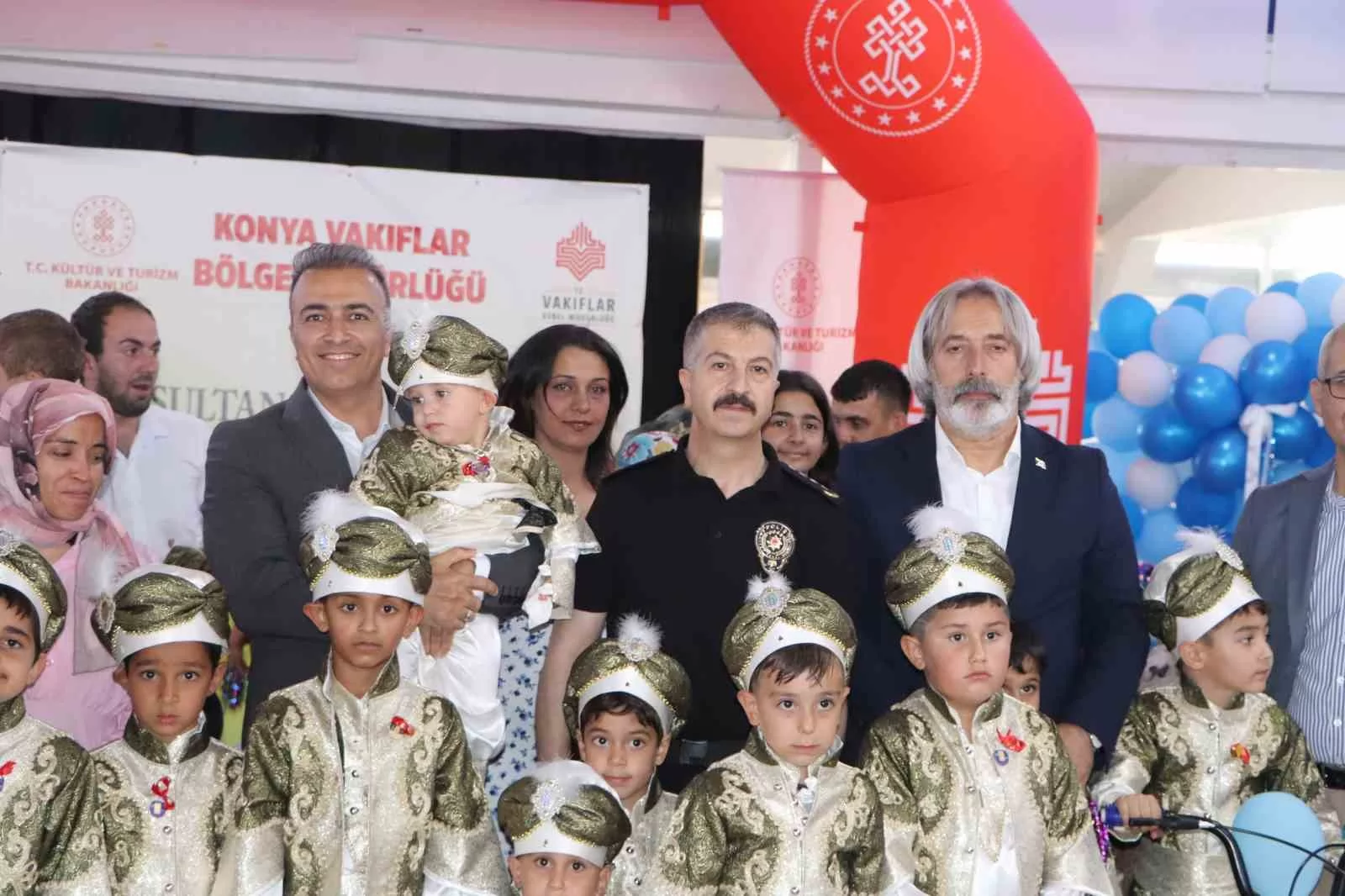 Karaman’da 530 Yıllık Ecdat Vasiyeti Yerine Getirildi: Sünnet Çocuklarına TOGG'lu Konvoy ve Altın Yağmuru!