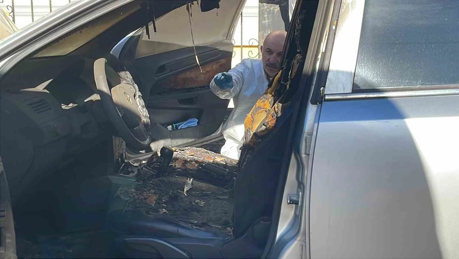 Karaman’da Park Halindeki Otomobilde Şüpheli Yangın