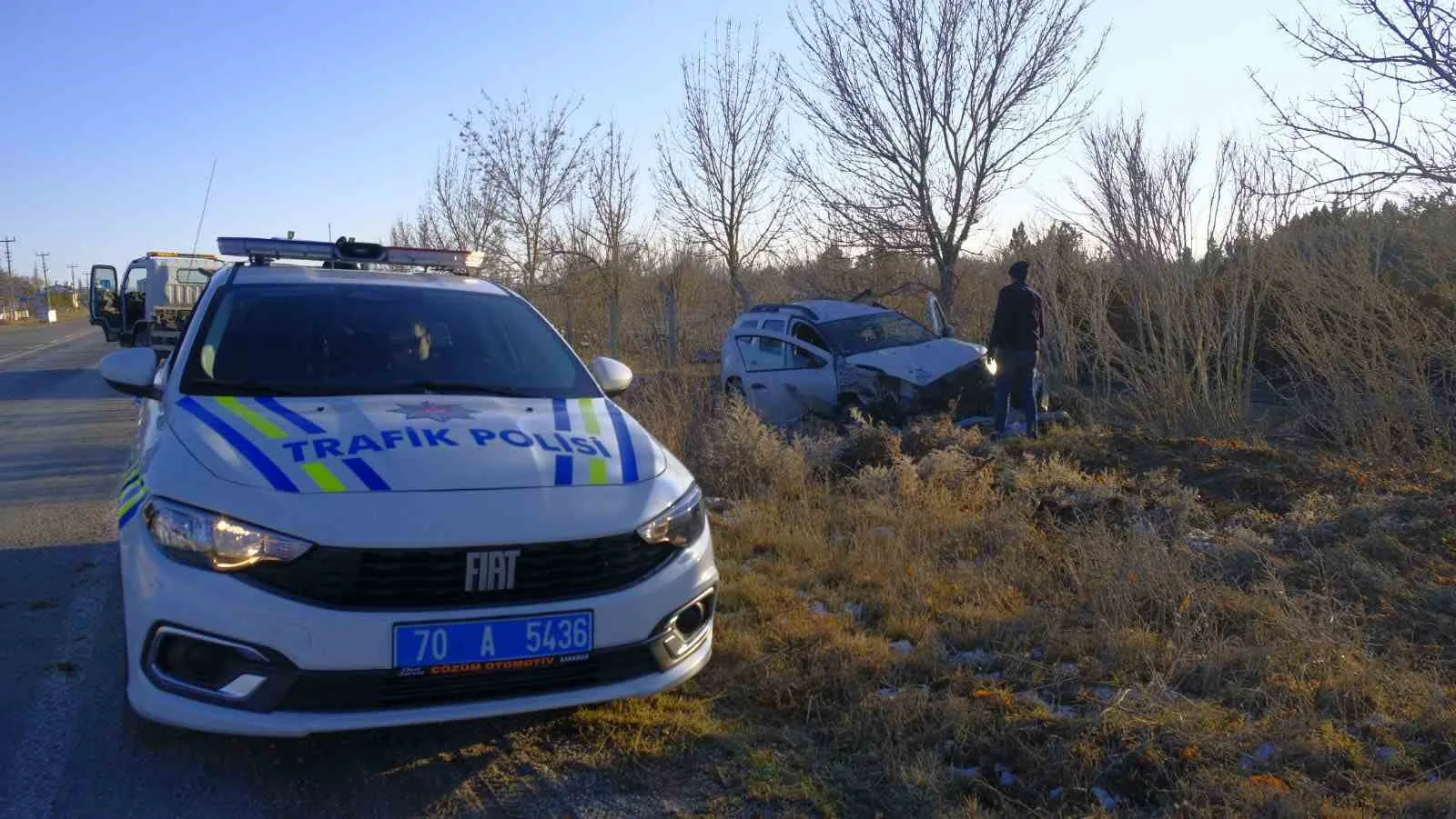 Karaman’da Kontrolden Çıkan Cip Yoldan Çıktı: Sürücü Yaralı
