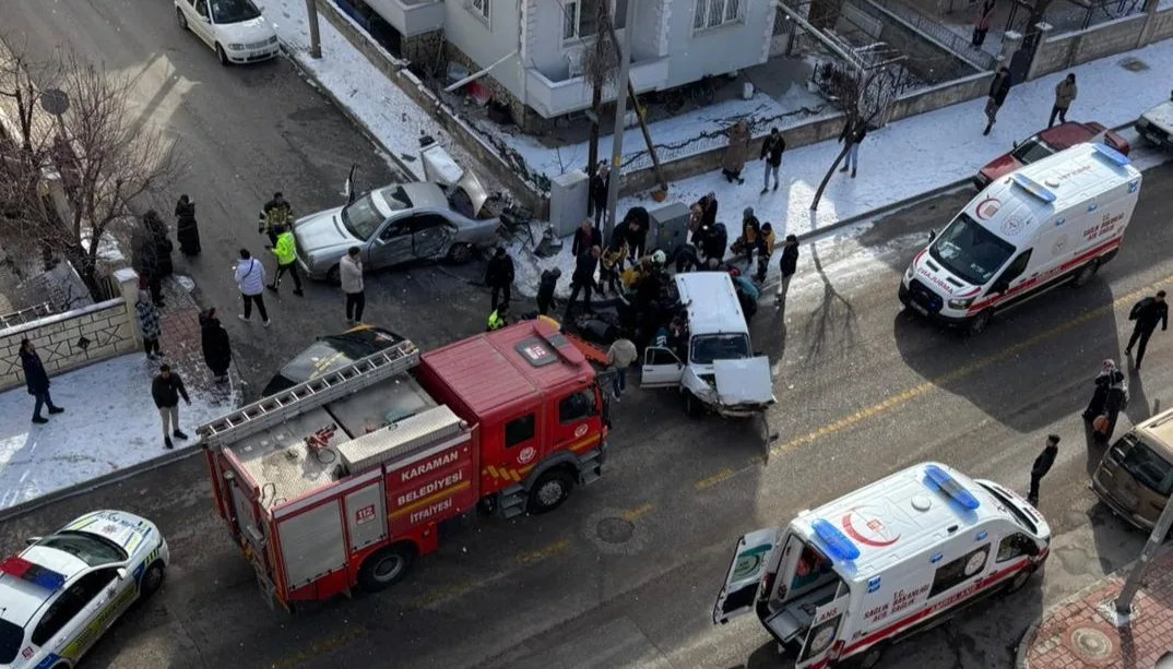 Karaman’da Kavşak Kazasında Ağır Yaralanan Kadın Hayatını Kaybetti