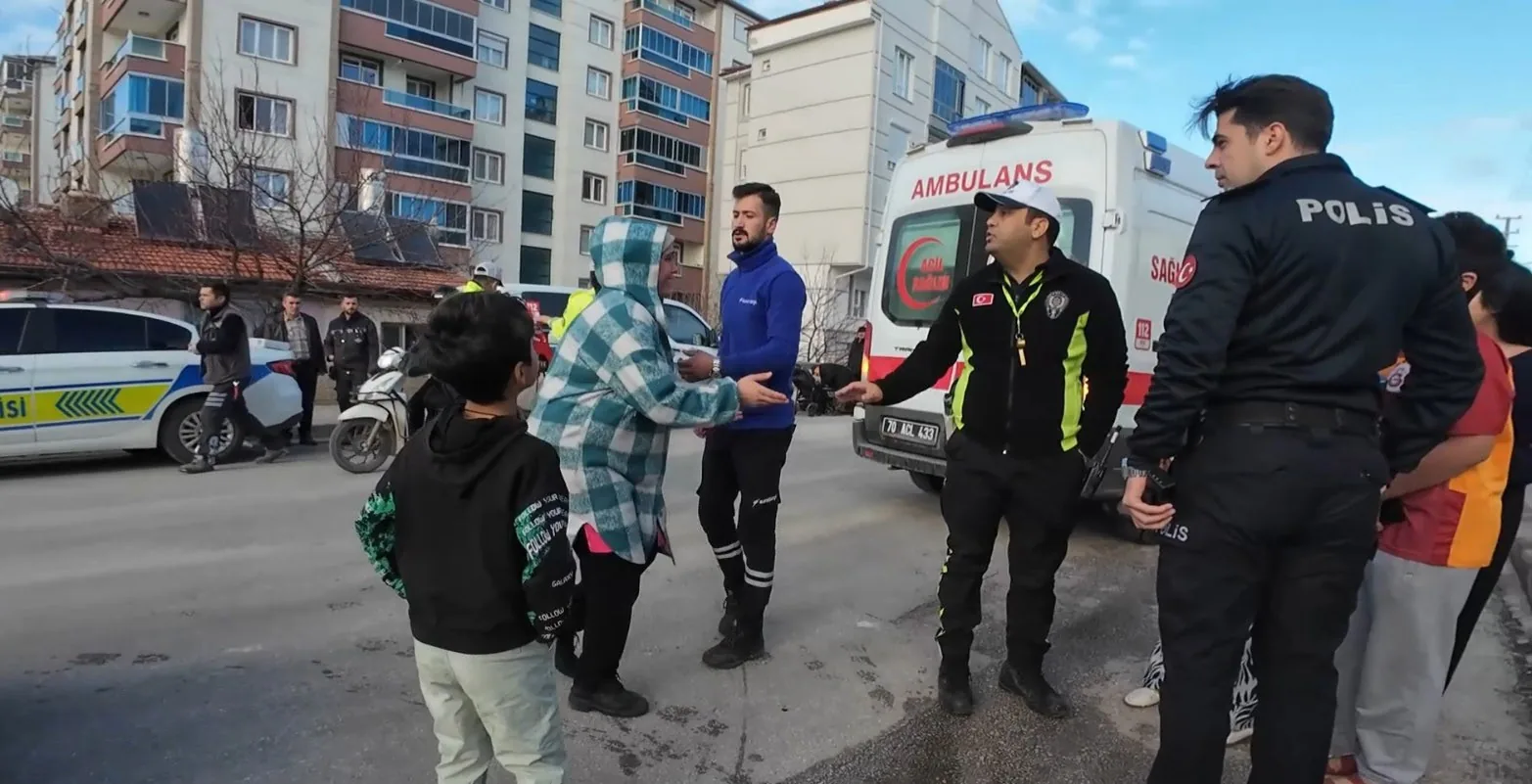 Karaman’da Üç Tekerlekli Elektrikli Bisiklet Otomobille Çarpıştı: 2 Yaralı