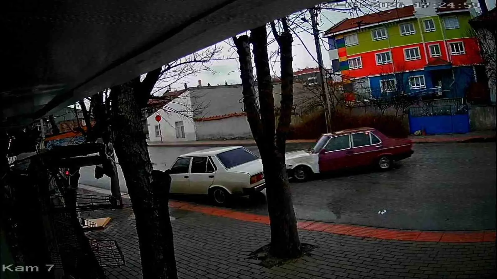 Karaman’da Park Halindeki Otomobile Çarpıp Kaçtı