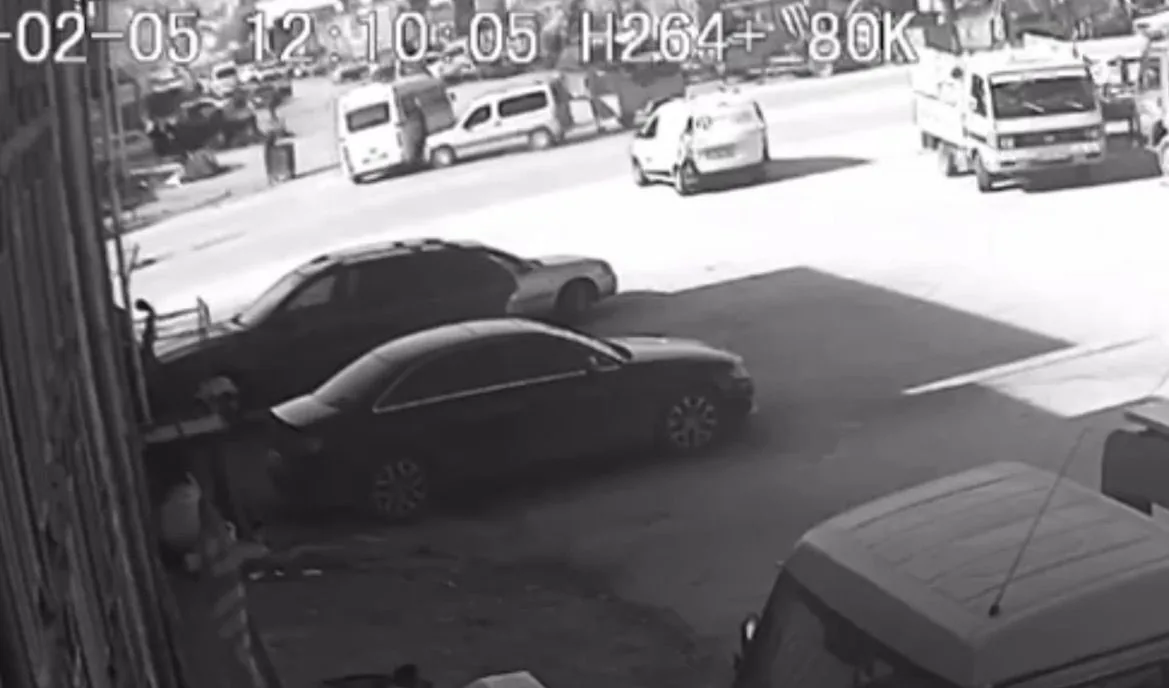 Karaman’da Minibüs ile Hafif Ticari Araç Çarpıştı