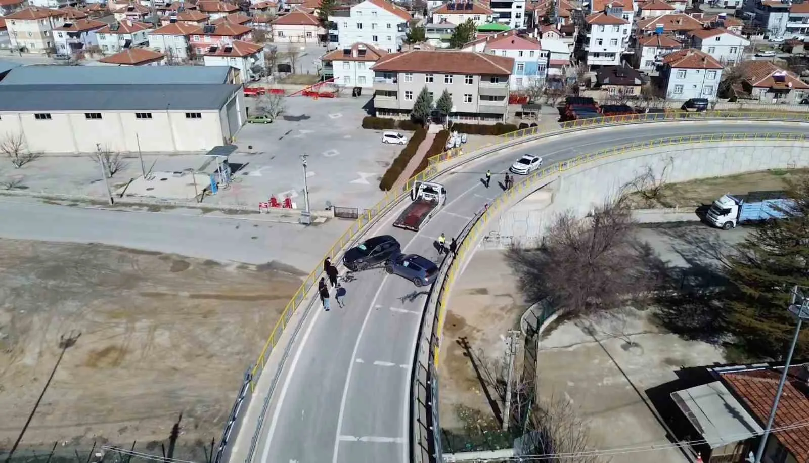 Karaman’da Üst Geçitte Kafa Kafaya Çarpışma: 6 Yaralı