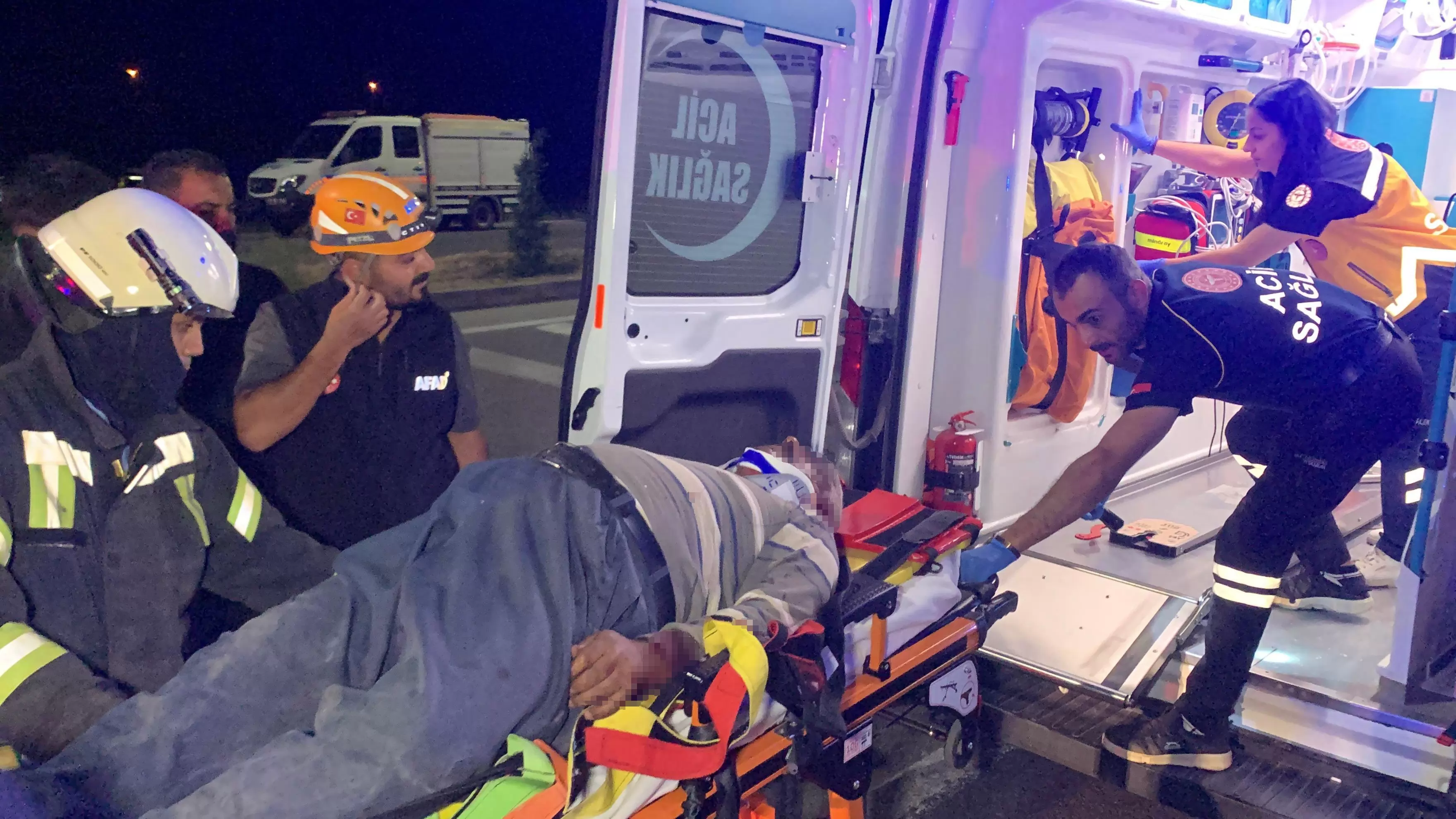 Karaman’da minibüs kontrolden çıktı, bahçeye uçtu: 1 yaralı