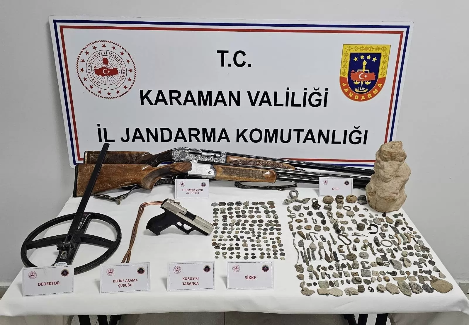 Karaman’da Jandarma Uygulamalarında Tarihi Eserler Ele Geçirildi