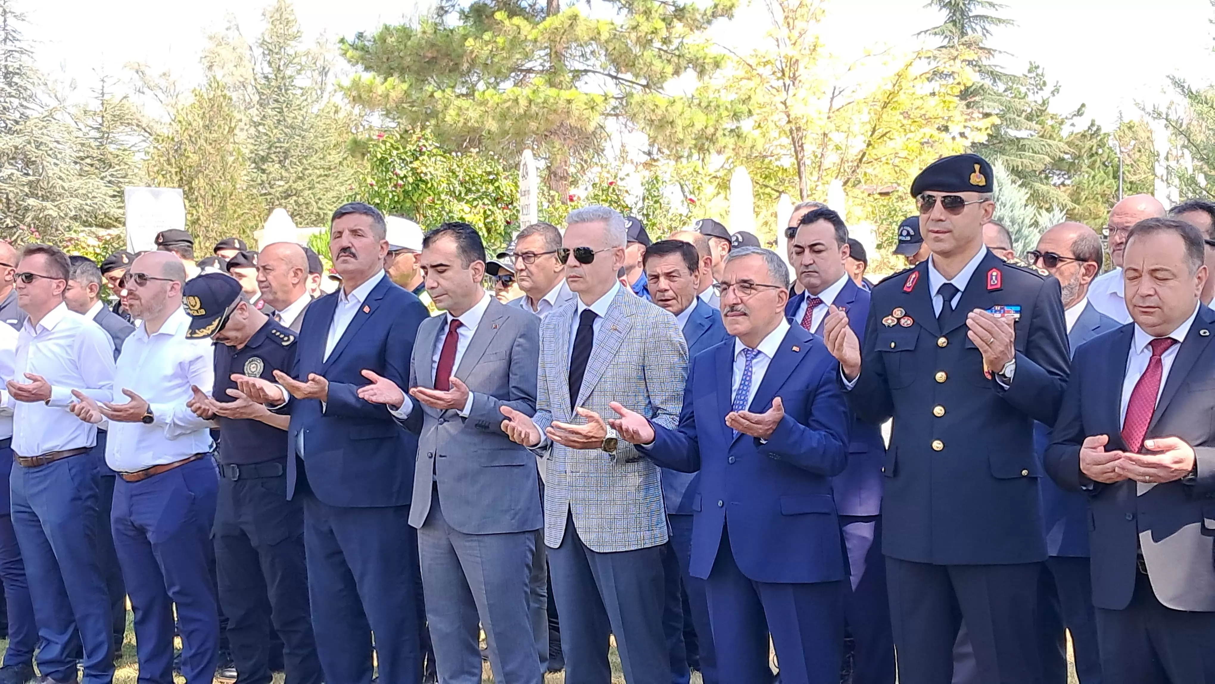 Karaman’da 15 Temmuz Demokrasi ve Milli Birlik Günü Şehitlik Ziyaretiyle Başladı