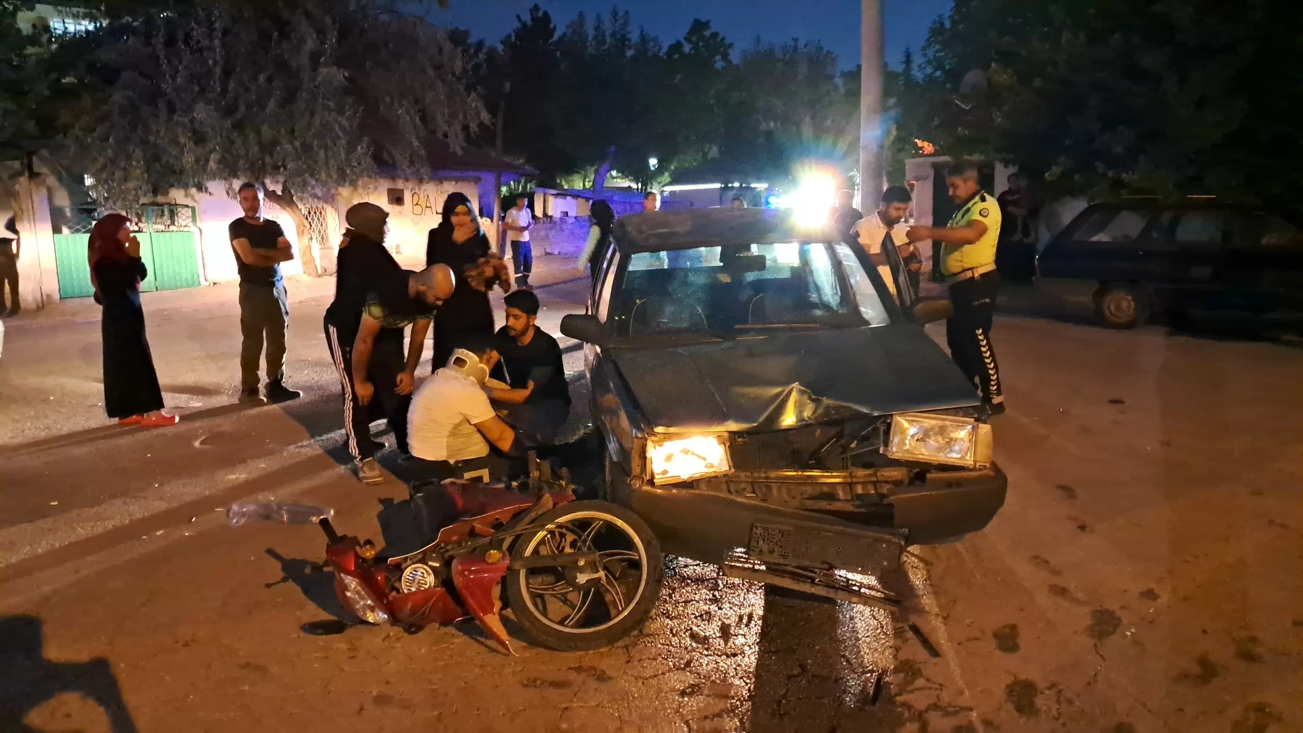 Karaman’da otomobil ile motosiklet çarpıştı: Anne ve oğlu yaralandı