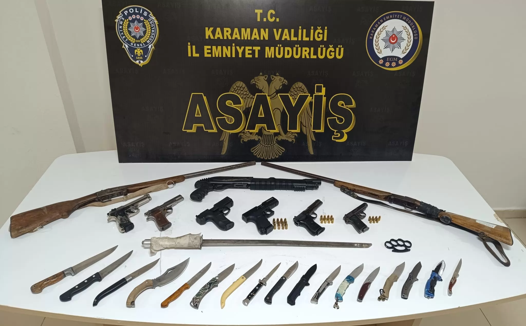 Karaman’da Asayiş Uygulamalarında Uyuşturucu ve Silah Ele Geçirildi: 4 Tutuklama