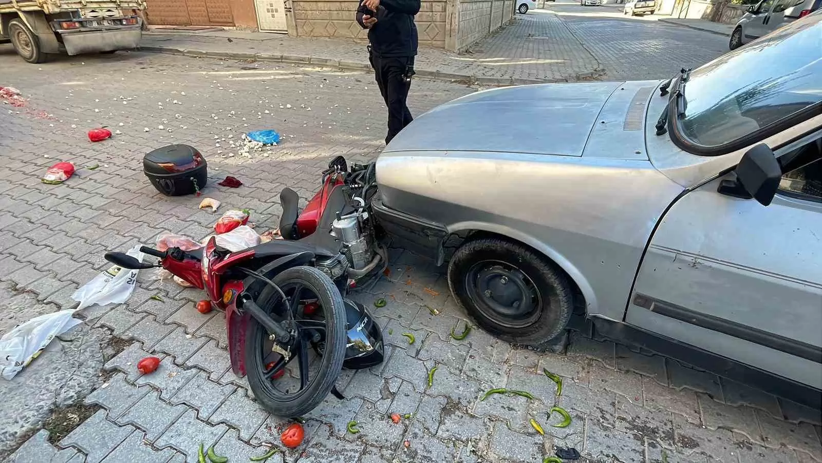 Karaman’da otomobille çarpışan motosikletin sürücüsü yaralandı