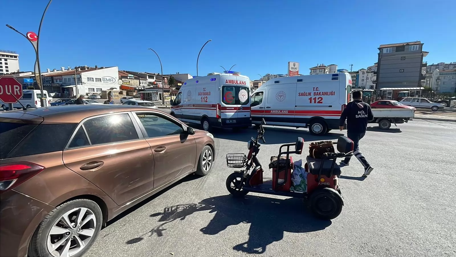 Karaman’da otomobil ile elektrikli bisiklet çarpıştı: 1 yaralı